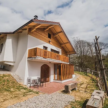 別荘 Liberg With Hot Tub And Sauna