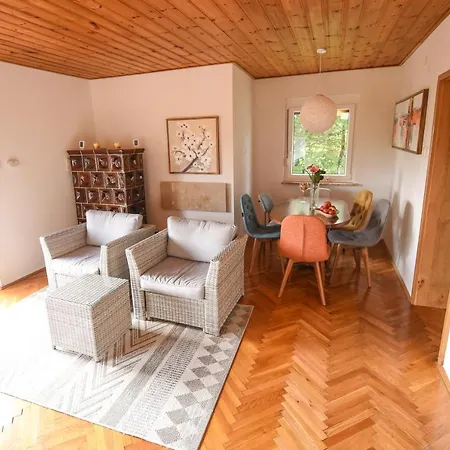 Liberg With Hot Tub And Sauna Casa de Férias *