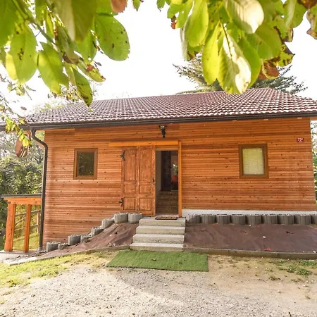 Nyaraló Liberg With Hot Tub And Sauna Brežice