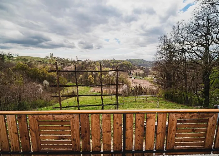 Počitniška hiša Liberg With Hot Tub And Sauna *