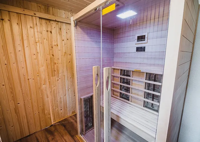 Počitniška hiša Liberg With Hot Tub And Sauna Brezice