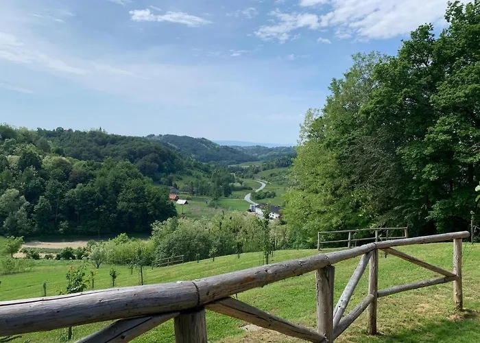 Liberg With Hot Tub And Sauna Počitniška hiša