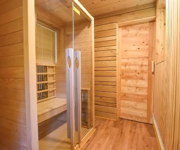 Liberg With Hot Tub And Sauna Počitniška hiša