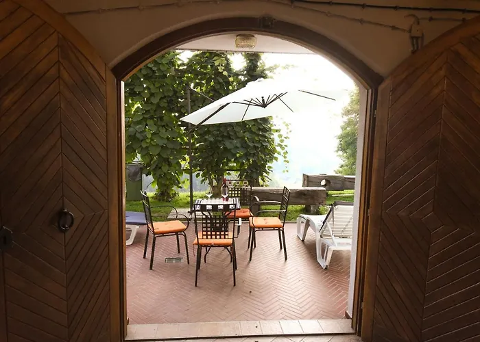 Počitniška hiša Liberg With Hot Tub And Sauna