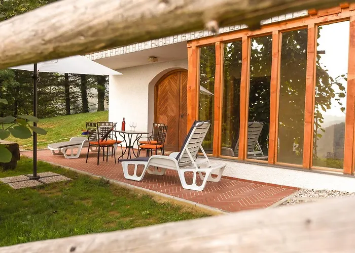 Počitniška hiša Liberg With Hot Tub And Sauna *