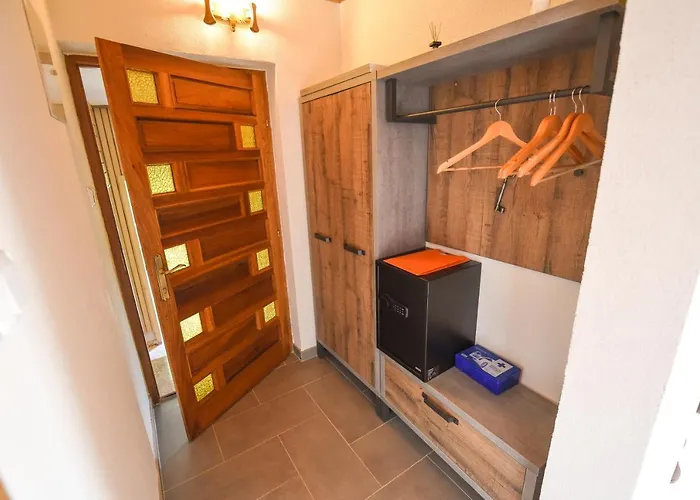 Liberg With Hot Tub And Sauna Počitniška hiša